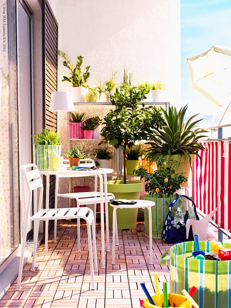 Sunny Balcony garden idea