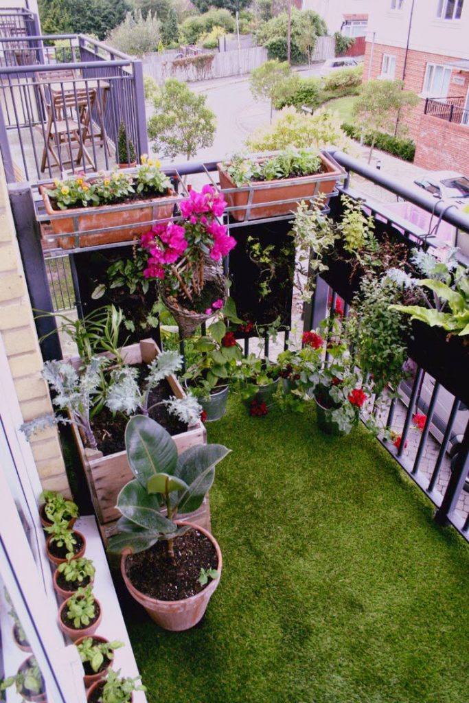 Micro-Park balcony garden idea