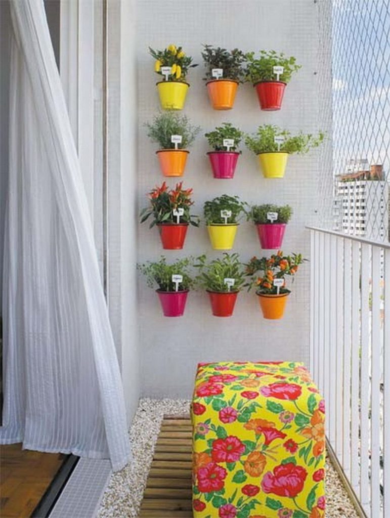 Multi-colors balcony garden idea