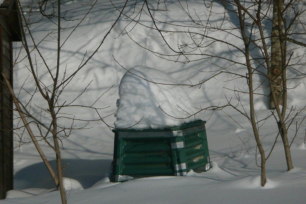 How to Keep Your Compost Active in Winter