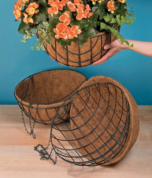 Plastic Baskets vs. Wire Baskets