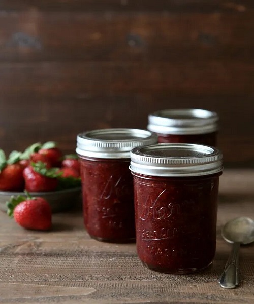 strawberry-honey-jam-canned