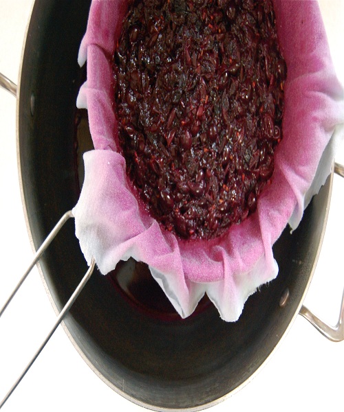 jelly grapes strainer