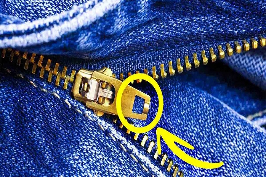 Is-There-a-Specific-Reason-Why-There-Is-a-Tiny-Hole-in-Every-Zipper