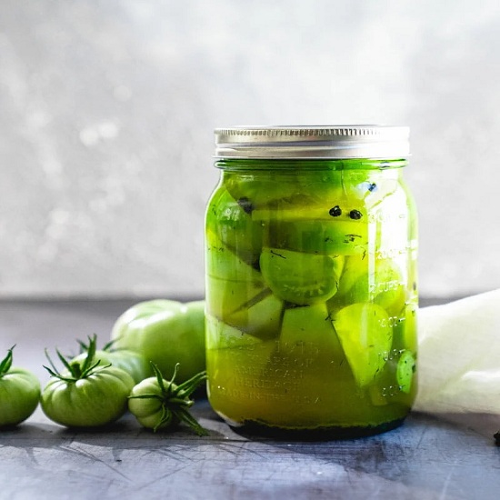 pickled-green-tomatoes