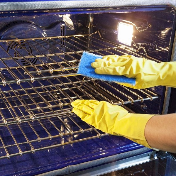 THE-MOST-EFFECTIVE-WAY-TO-CLEAN-OVEN-RACKS-NATURALLY