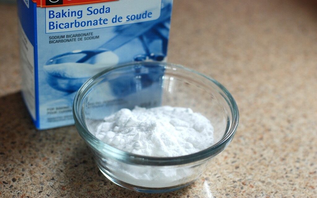 BAKING-SODA-AND-WATER