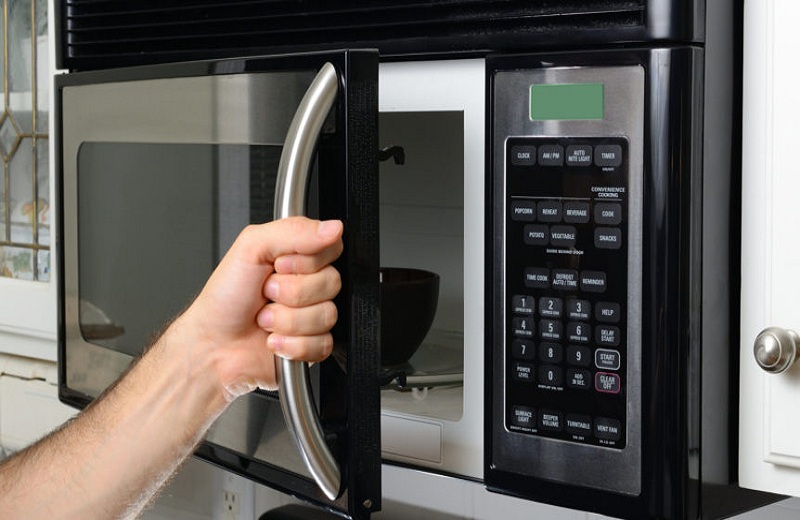 Mistreating-the-Microwave-Door