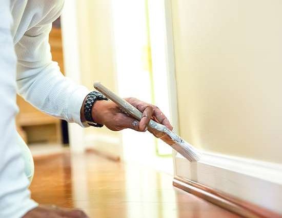 Protect-Surfaces-While-Painting