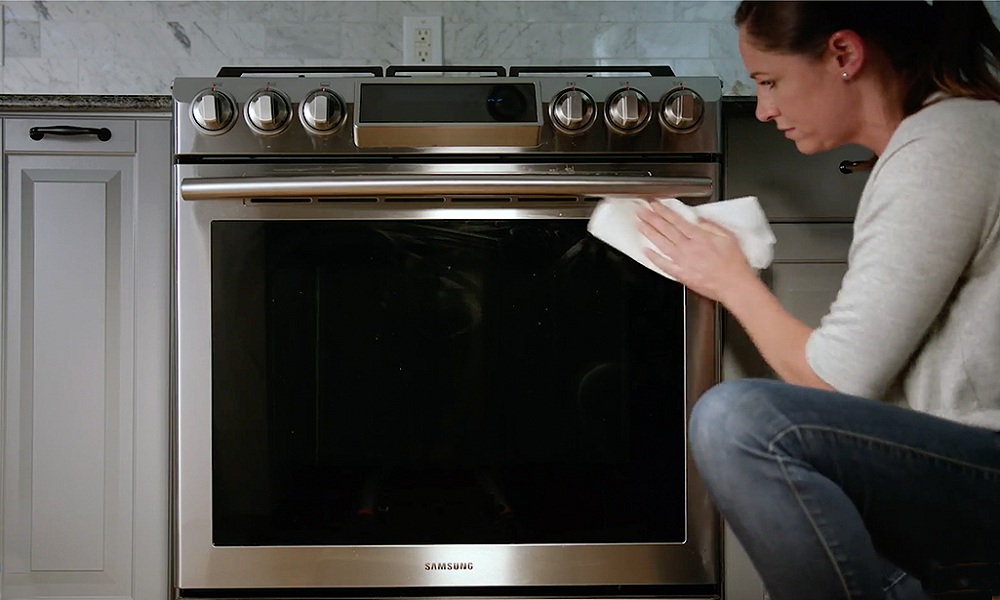 The-Fastest-and-Easiest-Method-for-Cleaning-Your-Oven-Glass