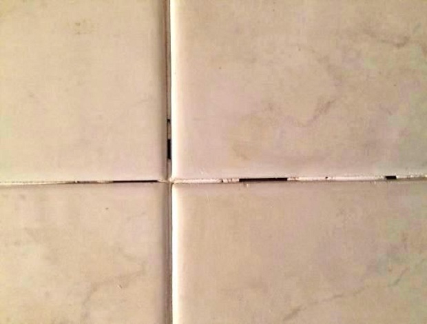 Unsealed-or-damaged-grout