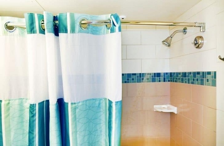 Plastic-Shower-Curtain-Liners