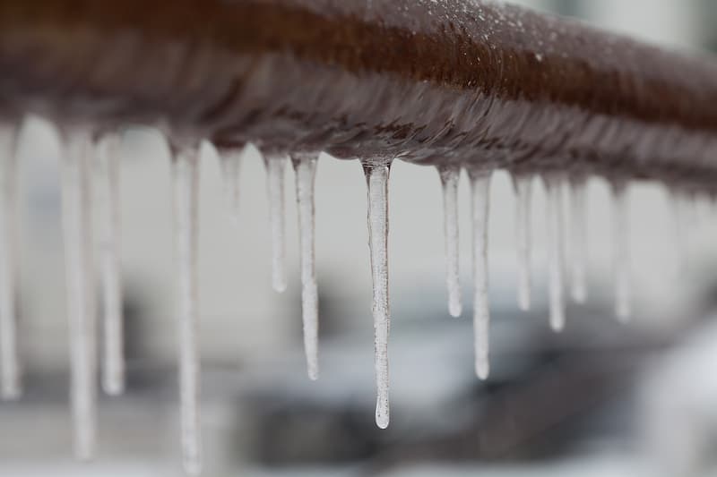 How to Thaw Frozen Pipes
