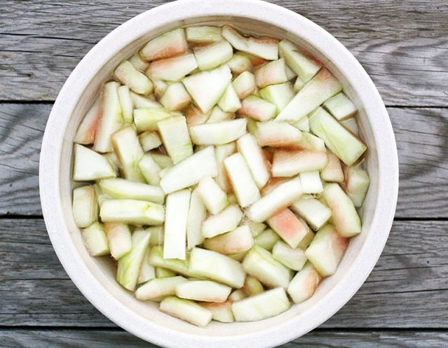 How-to-make-watermelon-pickles-soak-rind