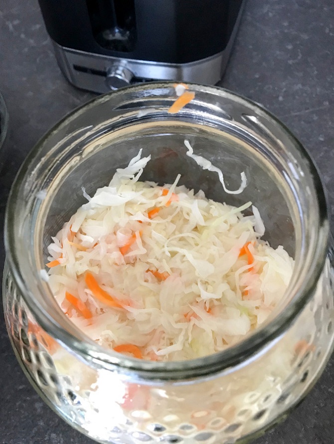 packing-sauerkraut