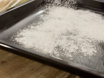 Want Spotless Cookie Sheets Unleash the Ultimate Cleaning Hacks!