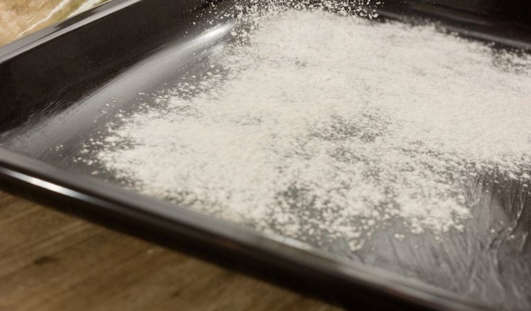Want Spotless Cookie Sheets? Unleash the Ultimate Cleaning Hacks!