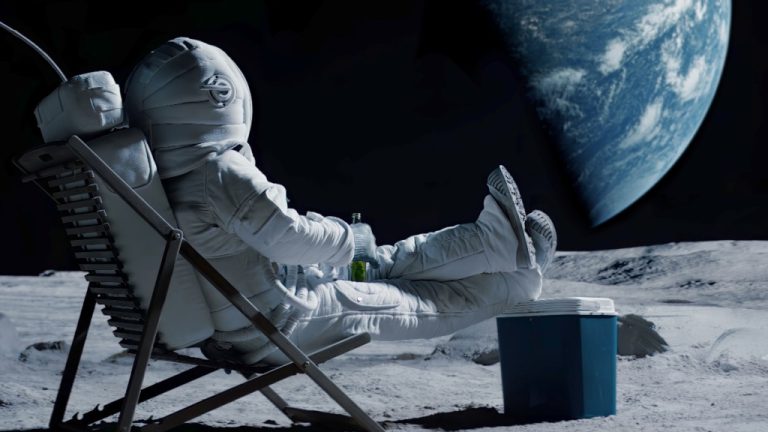 Want-to-Live-on-the-Moon-NASAs-Plans-Could-Turn-Sci-Fi-into-Reality